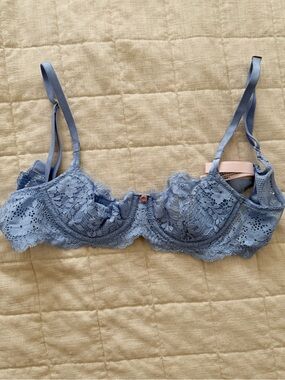 VS lightly lined lace bra